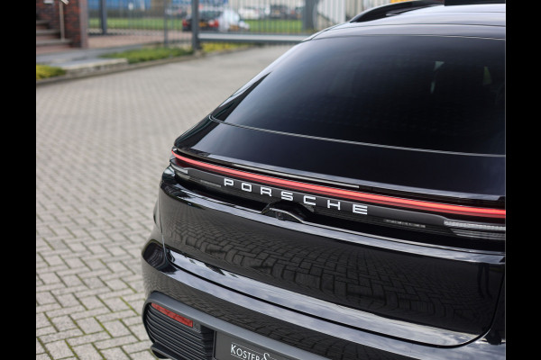 Porsche Macan 4 100 kWh | Pano - BOSE - Chrono