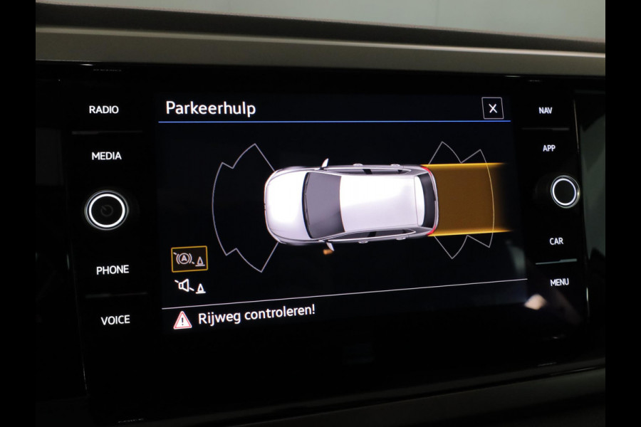 Volkswagen Polo 1.0 TSI R-Line Edition 95 pk | Navigatie | Parkeersensoren | Adaptieve cruise control | Apple Carplay/Android Auto |