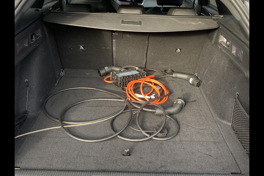 Peugeot 308 1.6 Plug-in Hybrid 225 GT FOCAL AUDIO | ELEK. ACHTERKLEP| ADAP. CRUISE| 360 CAMERA| DODE HOEK SENSOR|