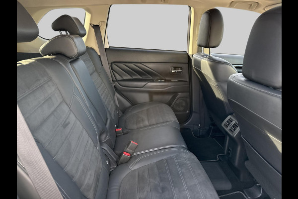 Mitsubishi Outlander 2.4 PHEV Intense+ schuifdak | trekhaak