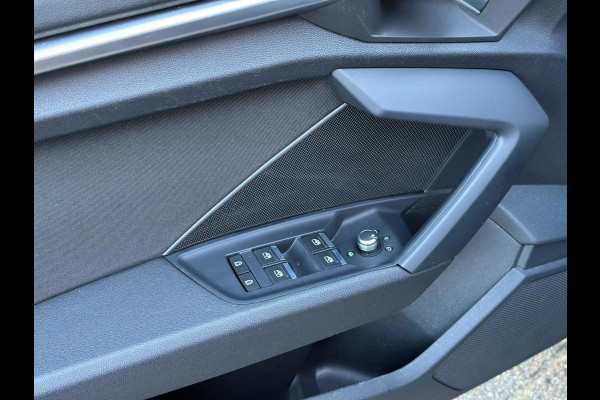 Audi A3 Limousine 30 TFSI Business edition