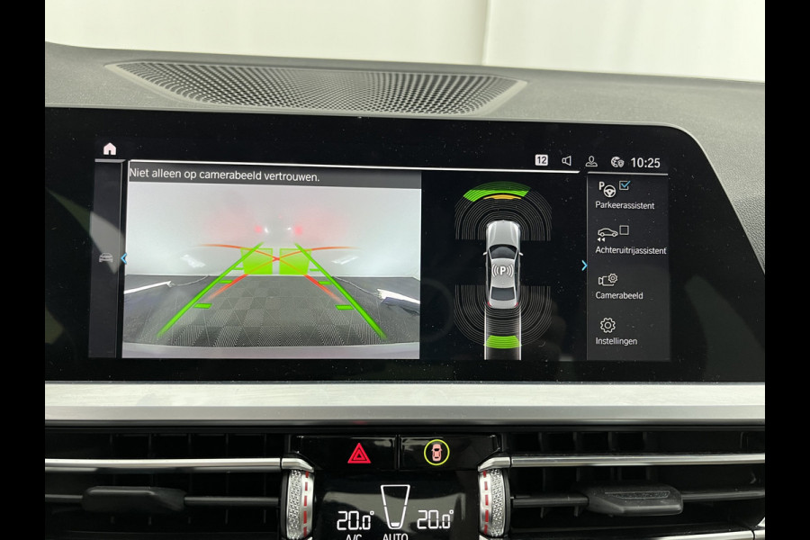 BMW 3-serie 330e M-Sportpack High Executive Performance Pack (INCL-BTW) *HEAD-UP | FULL-LEATHER | FULL-LED | HIFI-SOUND | CAMERA | HEATED-SPORTSEATS | CARPLAY | DIGI-COCKPIT | NAVI-FULLMAP | AMBIENT-LIGHT | ECC | PDC | CRUISE | 19''ALU*