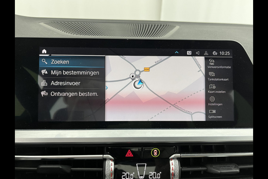 BMW 3-serie 330e M-Sportpack High Executive Performance Pack (INCL-BTW) *HEAD-UP | FULL-LEATHER | FULL-LED | HIFI-SOUND | CAMERA | HEATED-SPORTSEATS | CARPLAY | DIGI-COCKPIT | NAVI-FULLMAP | AMBIENT-LIGHT | ECC | PDC | CRUISE | 19''ALU*