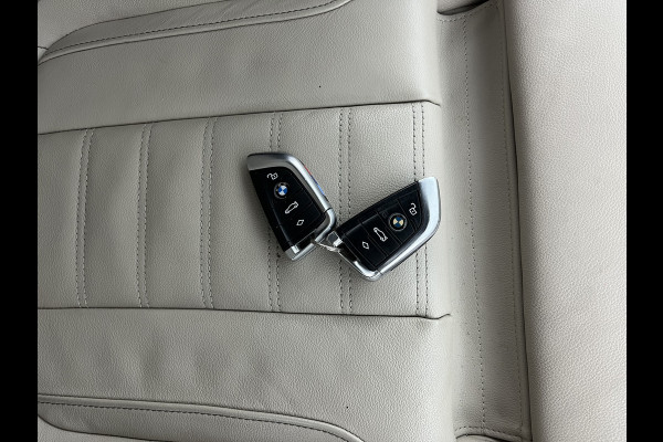 BMW 3-serie 330e M-Sportpack High Executive Performance Pack (INCL-BTW) *HEAD-UP | FULL-LEATHER | FULL-LED | HIFI-SOUND | CAMERA | HEATED-SPORTSEATS | CARPLAY | DIGI-COCKPIT | NAVI-FULLMAP | AMBIENT-LIGHT | ECC | PDC | CRUISE | 19''ALU*