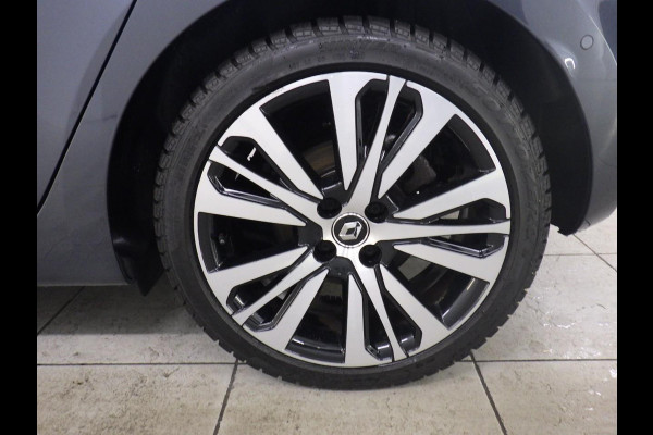 Renault Clio 1.6 E-Tech Hybrid 140 Initiale Paris - Navi groot - Leder - Camera - Org.NL