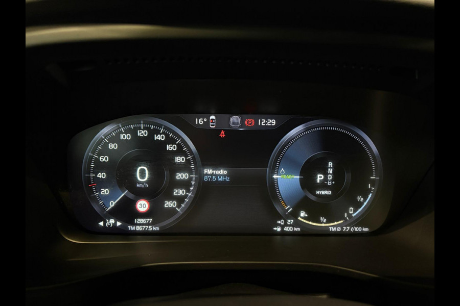 Volvo XC40 T4 Aut. Plug-in Hybrid Ultimate Bright Leder ACC Panoramadak 211pk