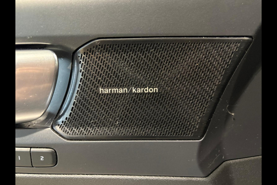 Volvo XC40 T4 Aut. Plug-in Hybrid Ultimate Bright Leder ACC Panoramadak 211pk