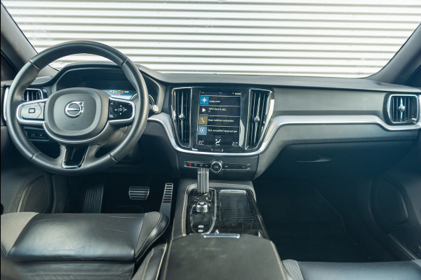 Volvo V60 T6 Aut. Plug-in Hybrid R-Design Leder Parkeercamera 340pk