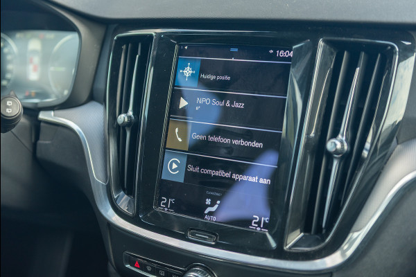 Volvo V60 T6 Aut. Plug-in Hybrid R-Design Leder Parkeercamera 340pk