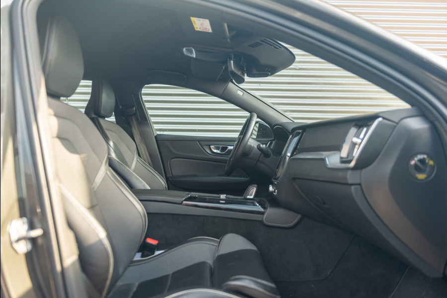 Volvo V60 T6 Aut. Plug-in Hybrid R-Design Leder Parkeercamera 340pk