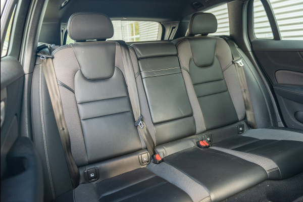 Volvo V60 T6 Aut. Plug-in Hybrid R-Design Leder Parkeercamera 340pk