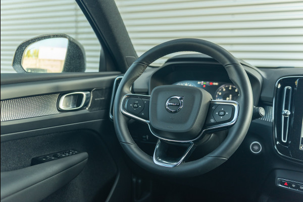 Volvo XC40 T3 Aut. R-Design ACC Trekhaak Parkeercamera 163pk