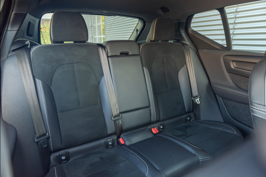 Volvo XC40 T3 Aut. R-Design ACC Trekhaak Parkeercamera 163pk