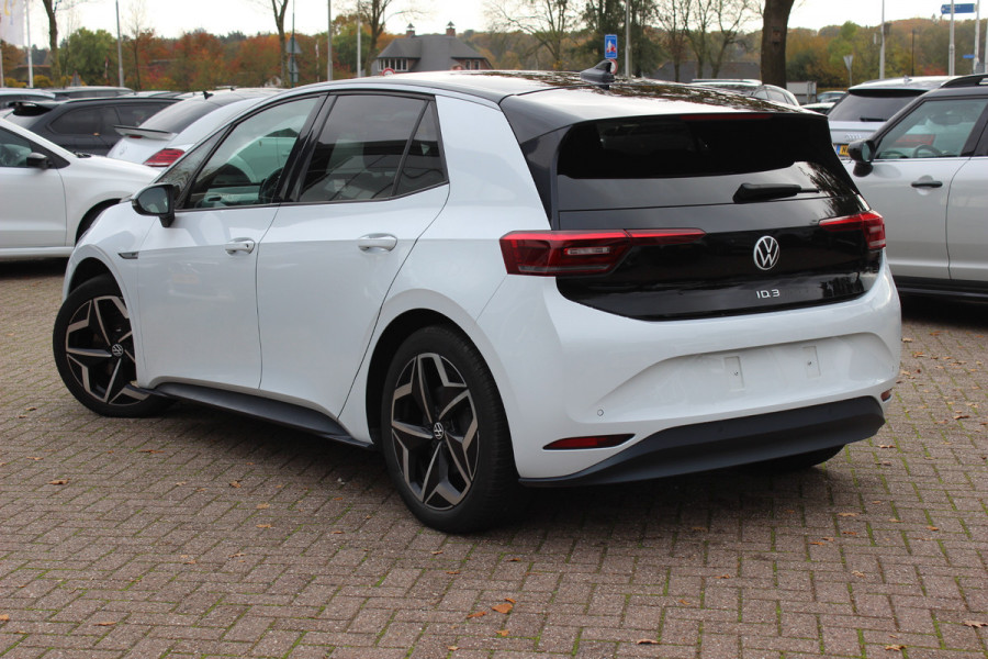 Volkswagen ID.3 First Plus 58 kWh / SoH 93.2% / Camera / Keyless / Matrix LED / Interieurvoorverwarming / 19'' / DAB / 19'' / Navigatie / ACC