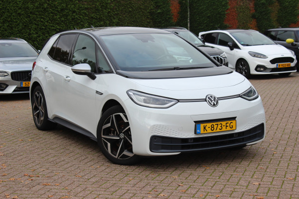 Volkswagen ID.3 First Plus 58 kWh / SoH 93.2% / Camera / Keyless / Matrix LED / Interieurvoorverwarming / 19'' / DAB / 19'' / Navigatie / ACC