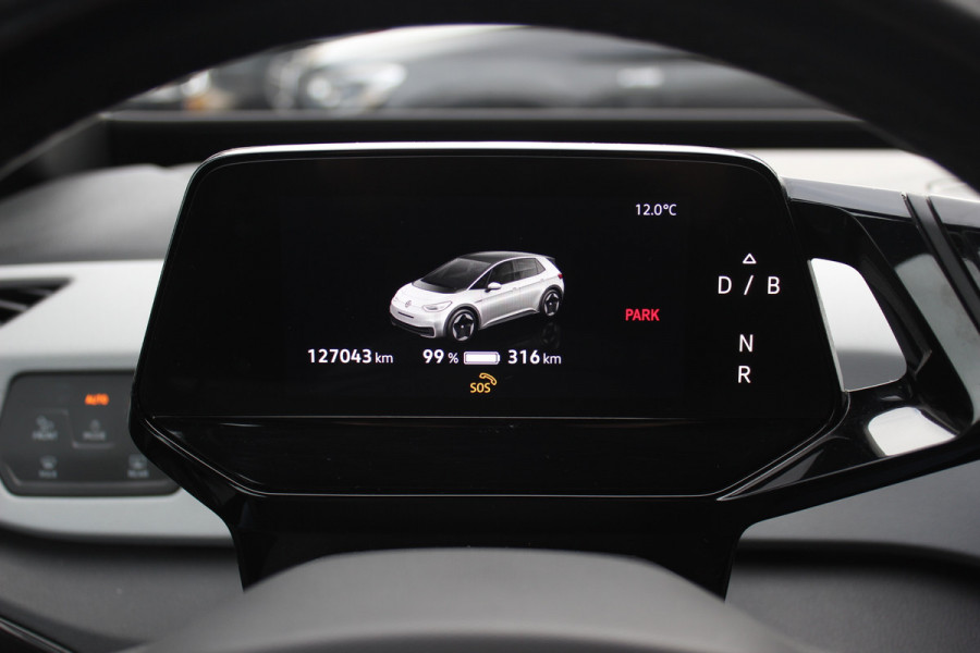 Volkswagen ID.3 First Plus 58 kWh / SoH 93.2% / Camera / Keyless / Matrix LED / Interieurvoorverwarming / 19'' / DAB / 19'' / Navigatie / ACC