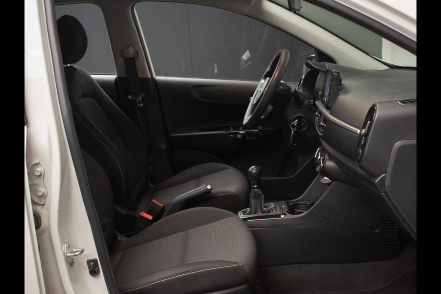 Kia Picanto 1.0 CVVT ComfortPlusLine Navigator Sport (APPLE CARPLAY.NAVI,CAMERA,LED,SPORTSTOELEN,AIRCO,PDC,NETTESTAAT)