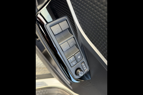 Toyota C-HR 2.0 Hybrid GR-Sport | BSM | LED | 19 inch | 10 jr GARANTIE | Rijklaar!!