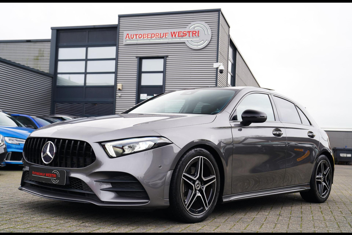 Mercedes-Benz A-Klasse 180 d Business Solution AMG | Panorama | Sfeerverlichting | Camera | Leder/Alcantara | AMG PAKKET | LED |