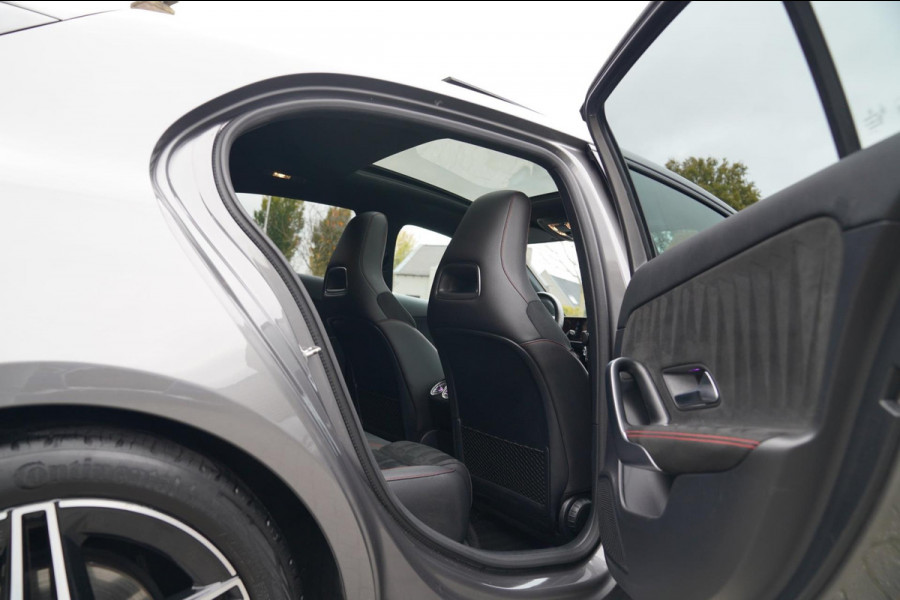 Mercedes-Benz A-Klasse 180 d Business Solution AMG | Panorama | Sfeerverlichting | Camera | Leder/Alcantara | AMG PAKKET | LED |