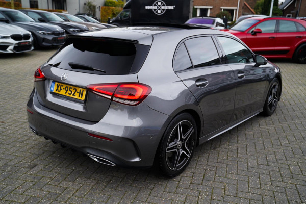 Mercedes-Benz A-Klasse 180 d Business Solution AMG | Panorama | Sfeerverlichting | Camera | Leder/Alcantara | AMG PAKKET | LED |
