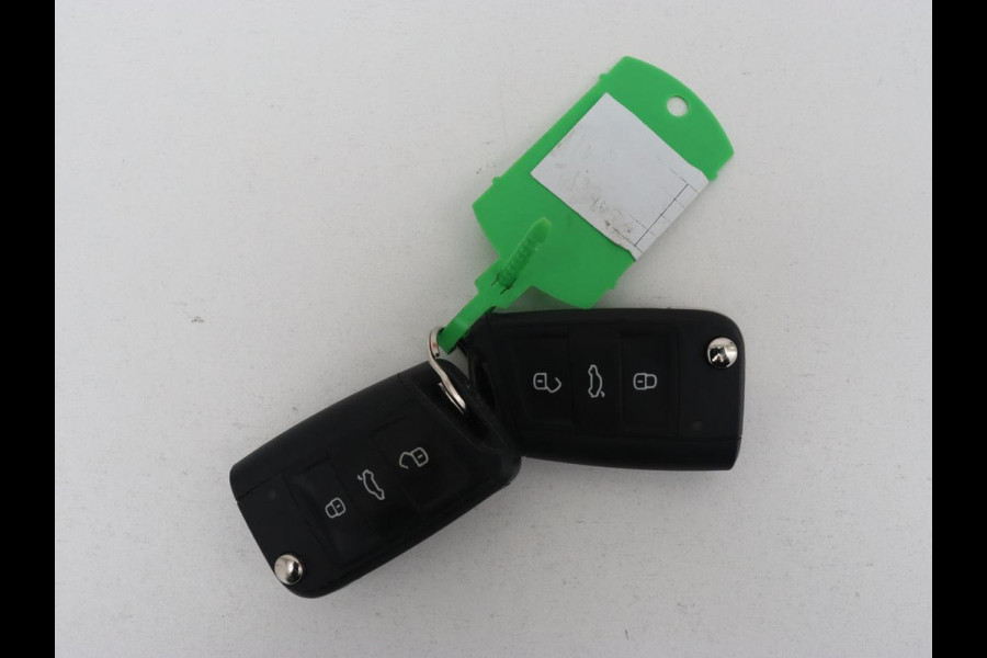 Škoda SCALA 1.0 TSI Sport | Stoelverwarming | Camera | Carplay | Climate control | Full LED | Cruise control | Sportstoelen | Parkeerhulp