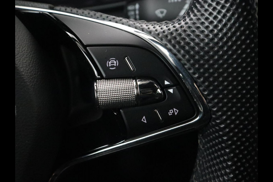Škoda SCALA 1.0 TSI Sport | Stoelverwarming | Camera | Carplay | Climate control | Full LED | Cruise control | Sportstoelen | Parkeerhulp