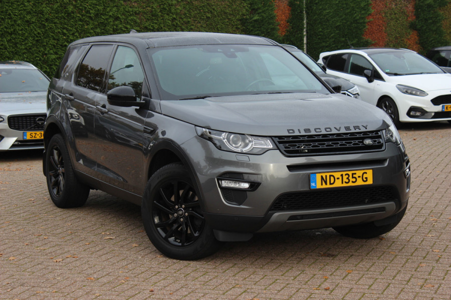 Land Rover Discovery Sport 2.0 TD4 HSE / Trekhaak / Panoramadak / Camera / Leder / 18'' / Keyless / Navigatie / Stoelverwarming / Xenon / Cruise Control