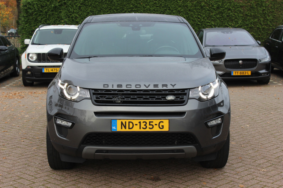 Land Rover Discovery Sport 2.0 TD4 HSE / Trekhaak / Panoramadak / Camera / Leder / 18'' / Keyless / Navigatie / Stoelverwarming / Xenon / Cruise Control