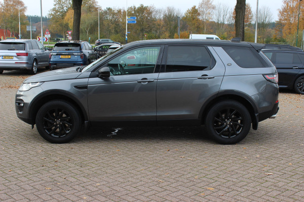 Land Rover Discovery Sport 2.0 TD4 HSE / Trekhaak / Panoramadak / Camera / Leder / 18'' / Keyless / Navigatie / Stoelverwarming / Xenon / Cruise Control