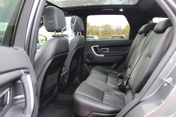 Land Rover Discovery Sport 2.0 TD4 HSE / Trekhaak / Panoramadak / Camera / Leder / 18'' / Keyless / Navigatie / Stoelverwarming / Xenon / Cruise Control
