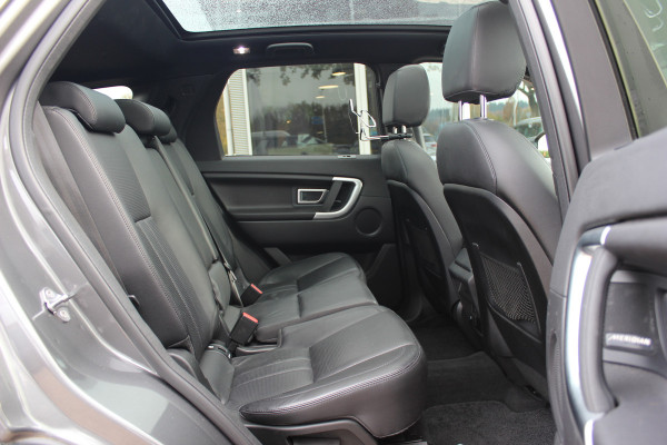 Land Rover Discovery Sport 2.0 TD4 HSE / Trekhaak / Panoramadak / Camera / Leder / 18'' / Keyless / Navigatie / Stoelverwarming / Xenon / Cruise Control