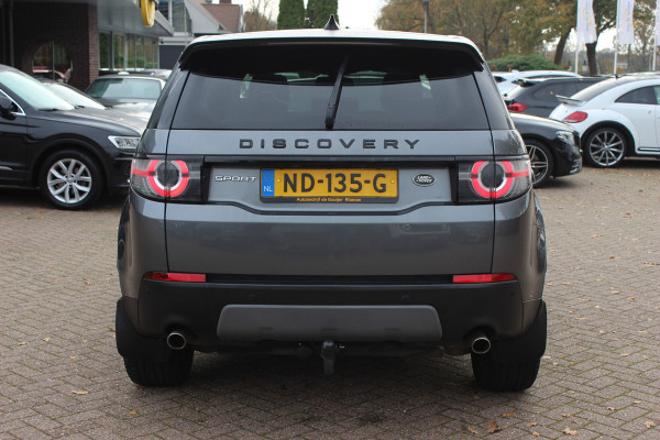 Land Rover Discovery Sport 2.0 TD4 HSE / Trekhaak / Panoramadak / Camera / Leder / 18'' / Keyless / Navigatie / Stoelverwarming / Xenon / Cruise Control