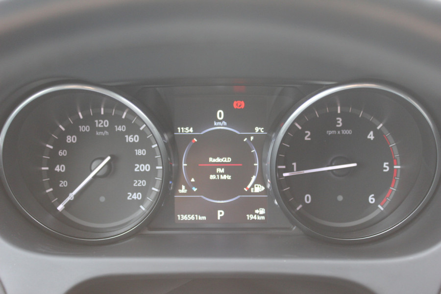 Land Rover Discovery Sport 2.0 TD4 HSE / Trekhaak / Panoramadak / Camera / Leder / 18'' / Keyless / Navigatie / Stoelverwarming / Xenon / Cruise Control