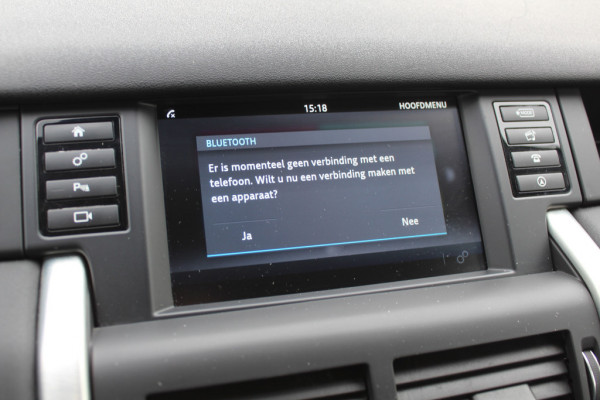 Land Rover Discovery Sport 2.0 TD4 HSE / Trekhaak / Panoramadak / Camera / Leder / 18'' / Keyless / Navigatie / Stoelverwarming / Xenon / Cruise Control