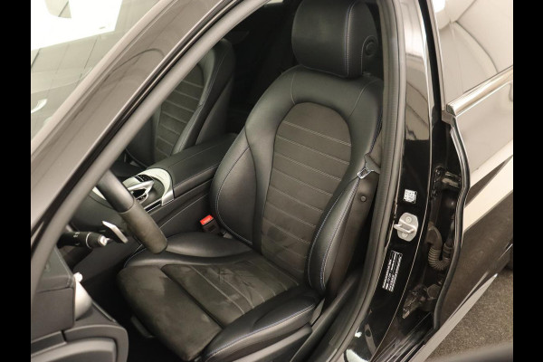 Mercedes-Benz C-Klasse 300e AMG Limited | Panoramadak | 360 Camera | Stoelverwarming | Carplay | Matrix LED | Leder/Alcantara | Navigatie | Park Assist | Sfeerverlichting | PHEV | Plug In