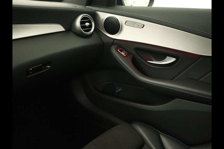 Mercedes-Benz C-Klasse 300e AMG Limited | Panoramadak | 360 Camera | Stoelverwarming | Carplay | Matrix LED | Leder/Alcantara | Navigatie | Park Assist | Sfeerverlichting | PHEV | Plug In