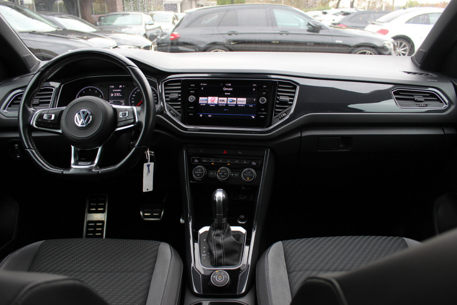 Volkswagen T-Roc 2.0 TSI 4Motion Sport 3x R-line / Panoramadak / CarPlay / Parkeerhulp V+A / 18'' / Stoelverwarming / Dodehoek / ACC
