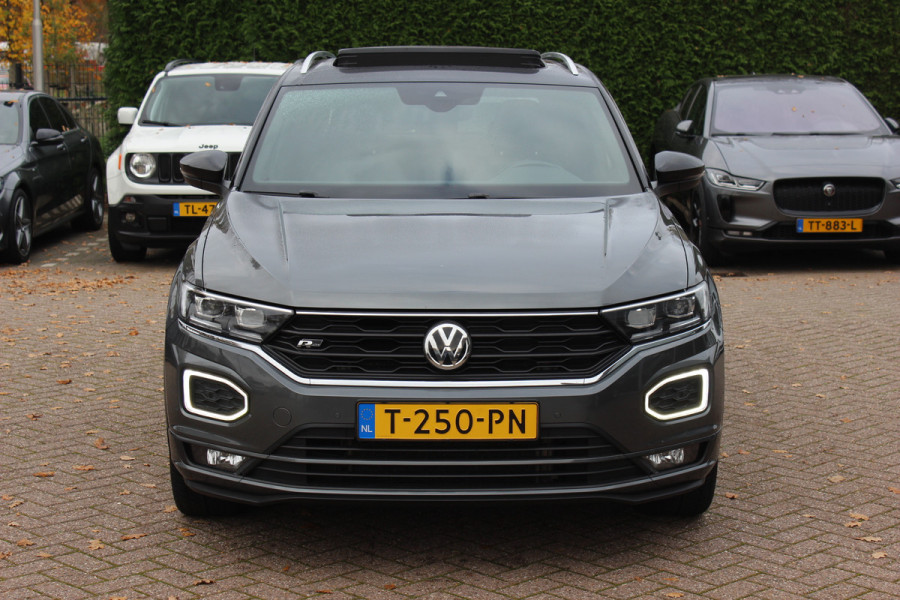 Volkswagen T-Roc 2.0 TSI 4Motion Sport 3x R-line / Panoramadak / CarPlay / Parkeerhulp V+A / 18'' / Stoelverwarming / Dodehoek / ACC