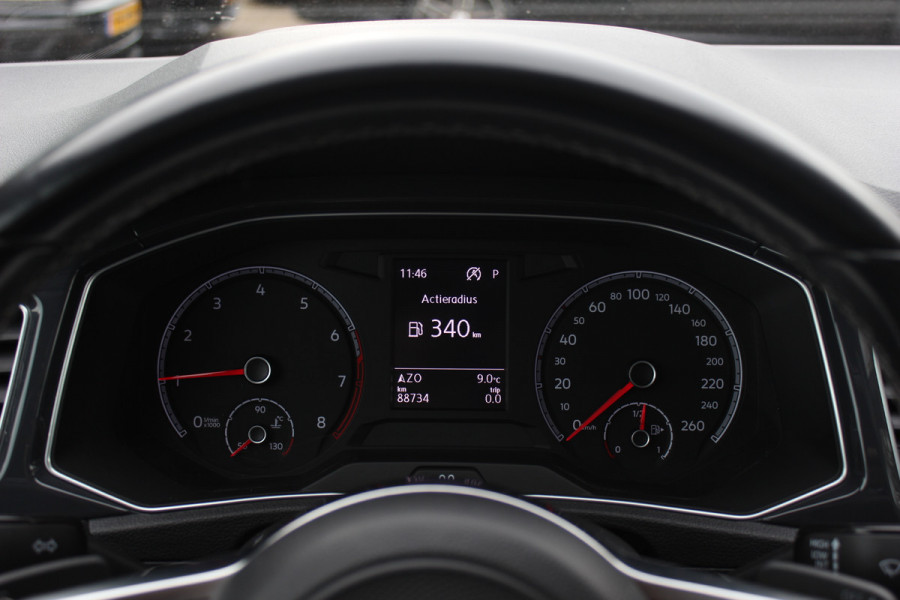 Volkswagen T-Roc 2.0 TSI 4Motion Sport 3x R-line / Panoramadak / CarPlay / Parkeerhulp V+A / 18'' / Stoelverwarming / Dodehoek / ACC