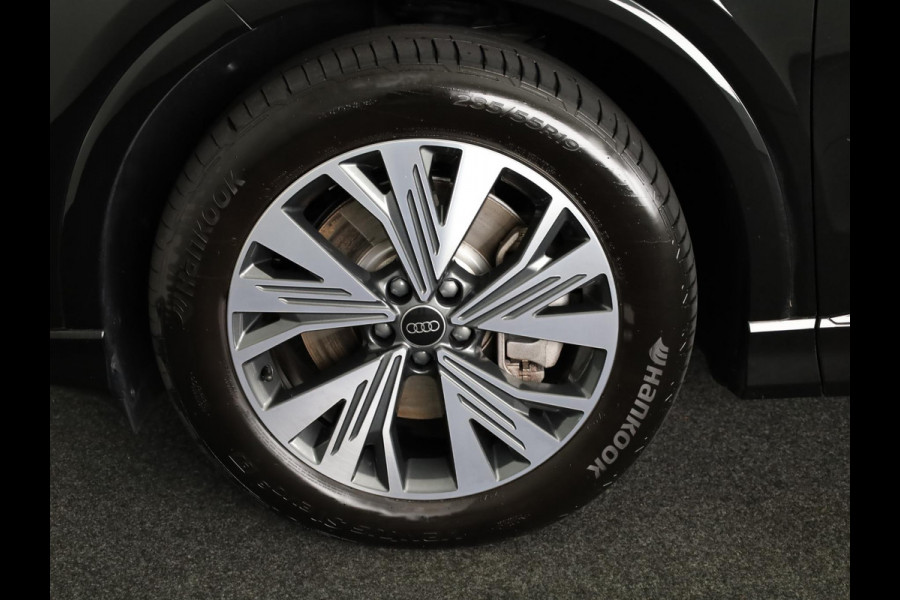 Audi Q4 e-tron 45 quattro Advanced edition 82 kWh 286pk Private lease vanaf €778,- pm | Navigatie | Parkeercamera | Verwarmbare voorstoelen | Matrix led verlichting