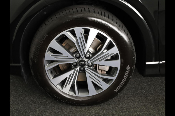 Audi Q4 e-tron 45 quattro Advanced edition 82 kWh 286pk Private lease vanaf €778,- pm | Navigatie | Parkeercamera | Verwarmbare voorstoelen | Matrix led verlichting