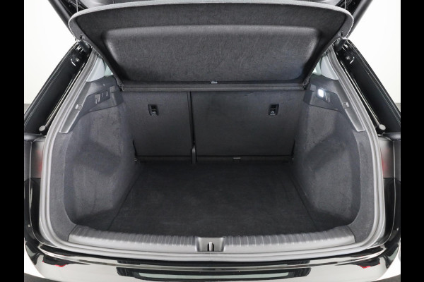 Audi Q4 e-tron 45 quattro Advanced edition 82 kWh 286pk Private lease vanaf €778,- pm | Navigatie | Parkeercamera | Verwarmbare voorstoelen | Matrix led verlichting