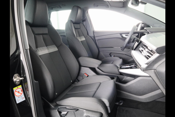Audi Q4 e-tron 45 quattro Advanced edition 82 kWh 286pk Private lease vanaf €778,- pm | Navigatie | Parkeercamera | Verwarmbare voorstoelen | Matrix led verlichting
