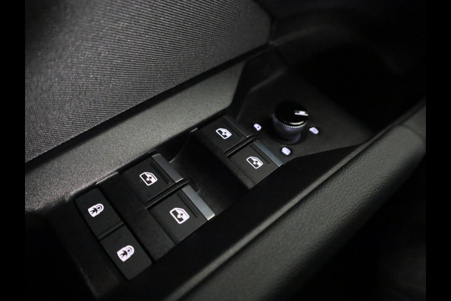 Audi Q4 e-tron 45 quattro Advanced edition 82 kWh 286pk Private lease vanaf €778,- pm | Navigatie | Parkeercamera | Verwarmbare voorstoelen | Matrix led verlichting
