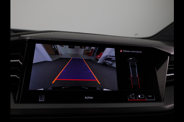 Audi Q4 e-tron 45 quattro Advanced edition 82 kWh 286pk Private lease vanaf €778,- pm | Navigatie | Parkeercamera | Verwarmbare voorstoelen | Matrix led verlichting