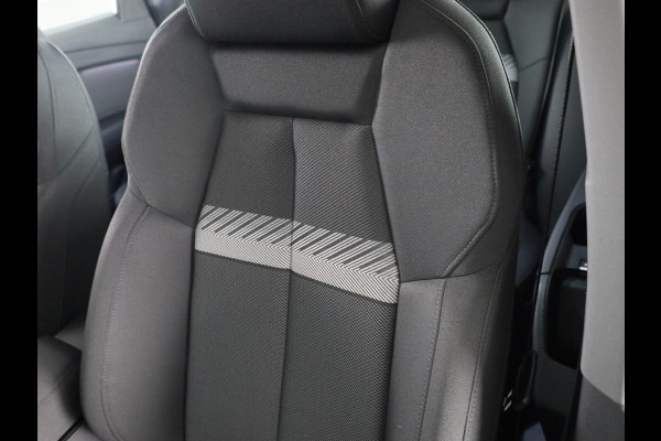 Audi Q4 e-tron 45 quattro Advanced edition 82 kWh 286pk Private lease vanaf €778,- pm | Navigatie | Parkeercamera | Verwarmbare voorstoelen | Matrix led verlichting