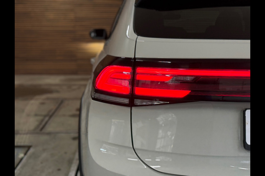 Volkswagen Taigo 1.0 TSI Style Automaat | Camera | Adaptive Cruise Control | 17' inch | LED | Navigatie