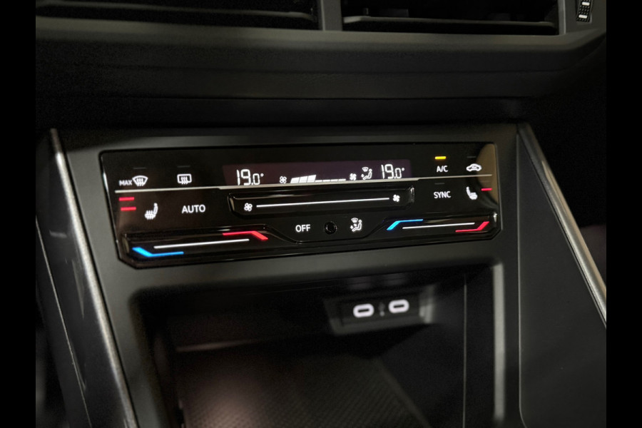 Volkswagen Taigo 1.0 TSI Style Automaat | Camera | Adaptive Cruise Control | 17' inch | LED | Navigatie