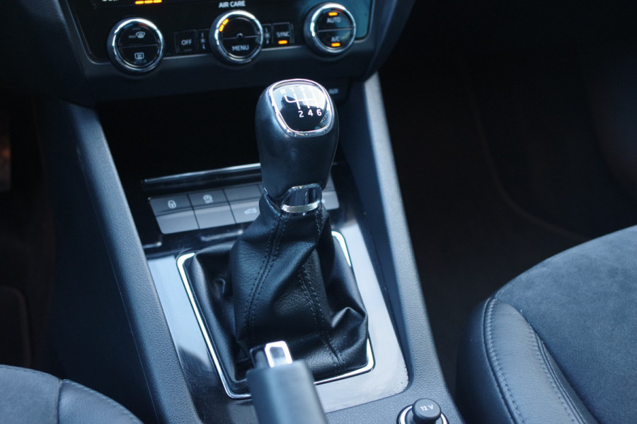 Škoda Octavia Combi 1.0 TSI 115 PK Greentech Style Business, Leder-Alcantara, Carplay